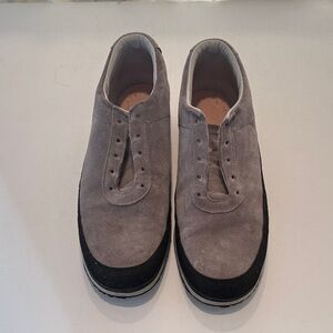 Men's Classic Gray and Black Sneakers